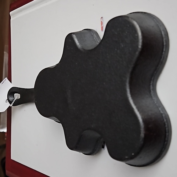 Mini Cast Iron Gingerbread Man Skillet Pan Pancakes Cookies - Picture 2 of 2